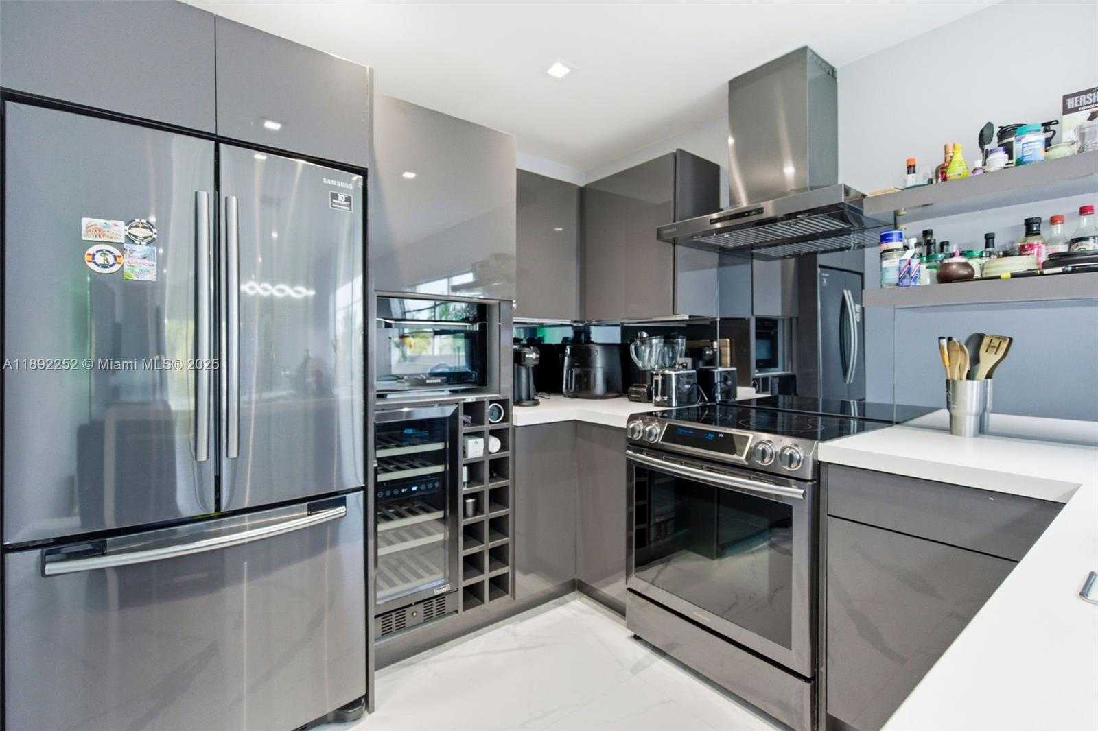 Small Image of 1428 EUCLID AVE #207, Miami Beach Number 2