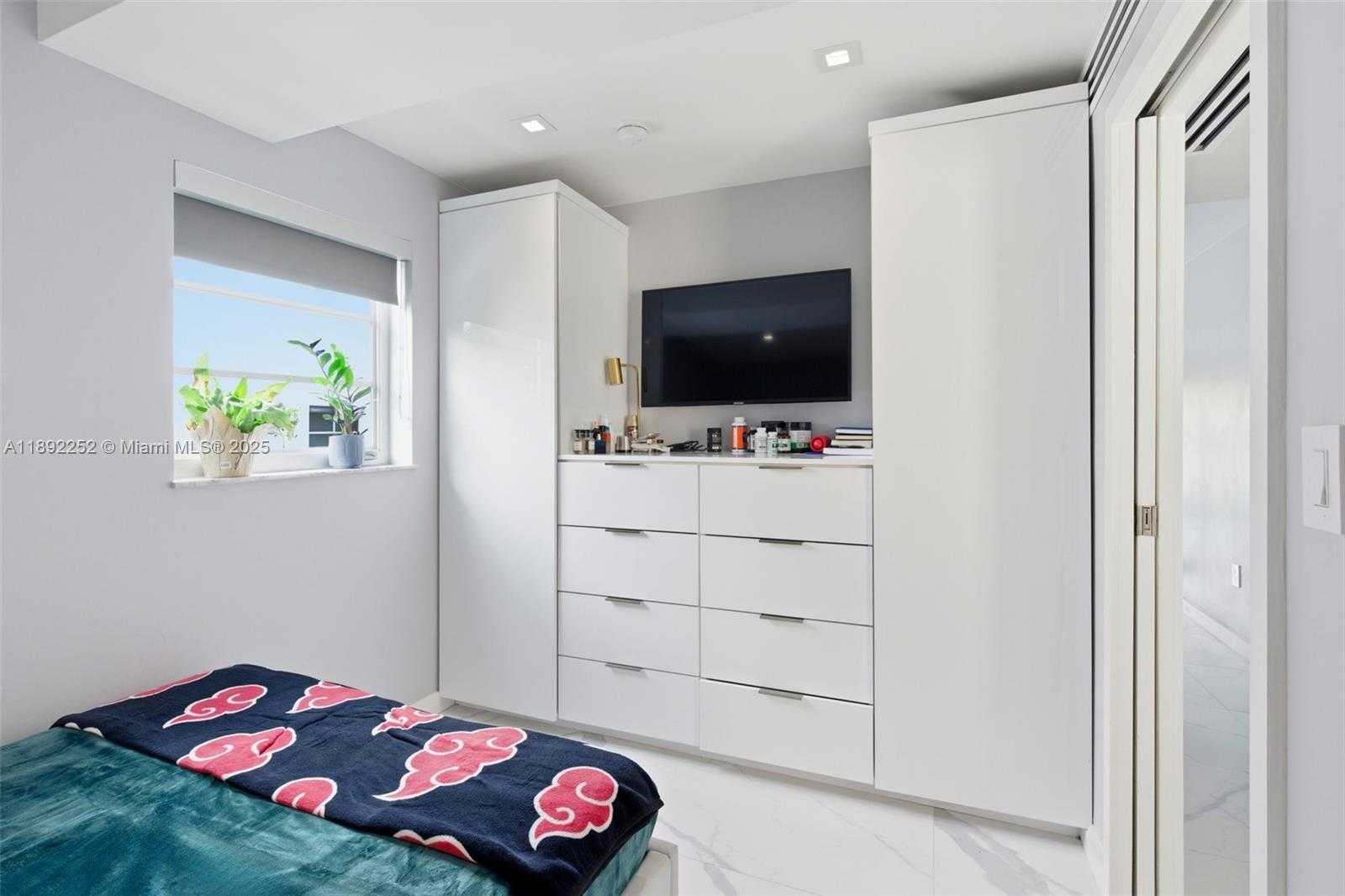 Small Image of 1428 EUCLID AVE #207, Miami Beach Number 20