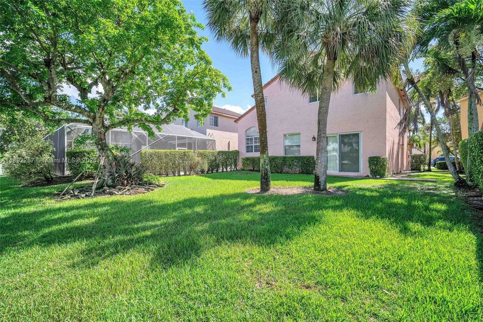 Small Image of 1637 SOUTH WEST 156TH AV, Pembroke Pines Number 24