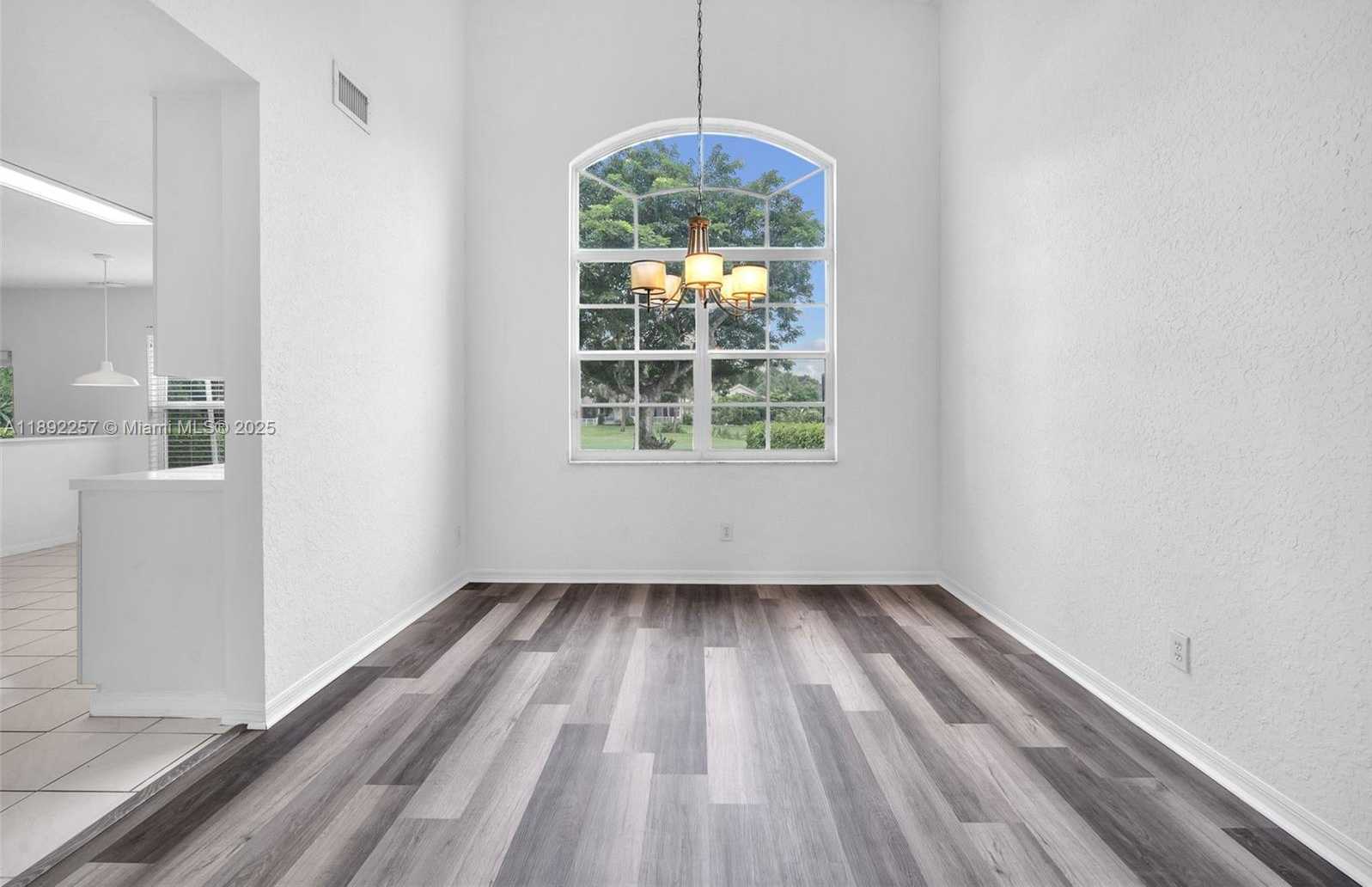 Small Image of 1637 SOUTH WEST 156TH AV, Pembroke Pines Number 4