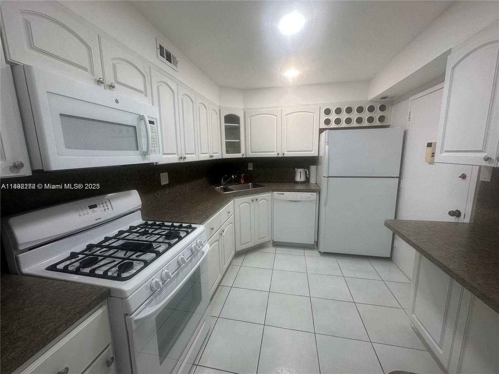 Small Image of 2030 SOUTH OCEAN DR #1705, Hallandale Beach Number 2