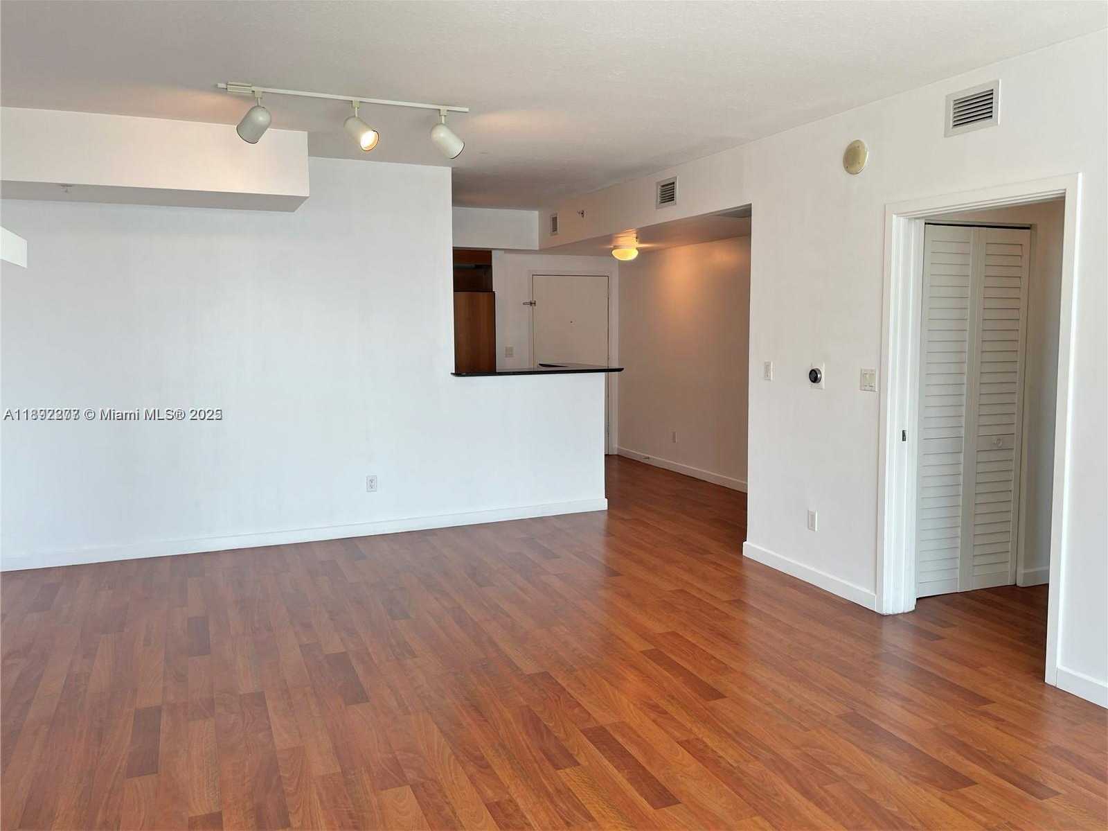 Small Image of 325 SOUTH BISCAYNE BLVD #2619, Miami Number 11