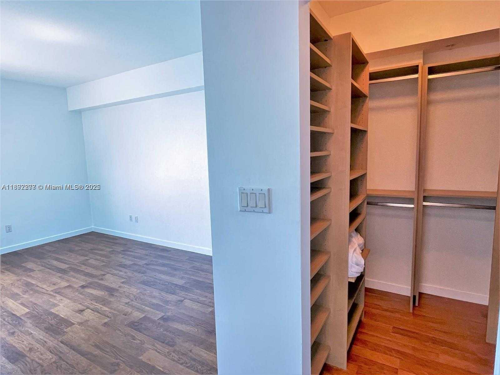 Small Image of 325 SOUTH BISCAYNE BLVD #2619, Miami Number 12