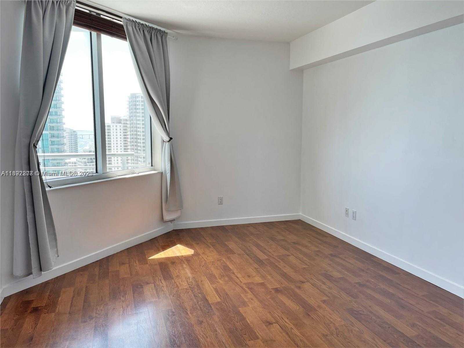 Small Image of 325 SOUTH BISCAYNE BLVD #2619, Miami Number 13