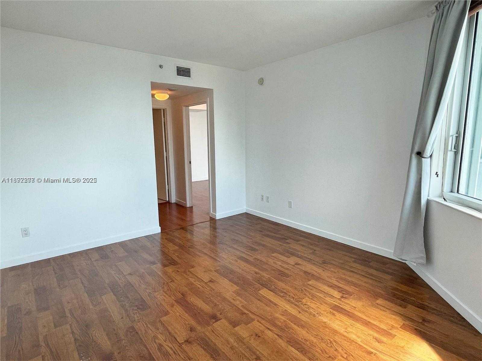 Small Image of 325 SOUTH BISCAYNE BLVD #2619, Miami Number 16
