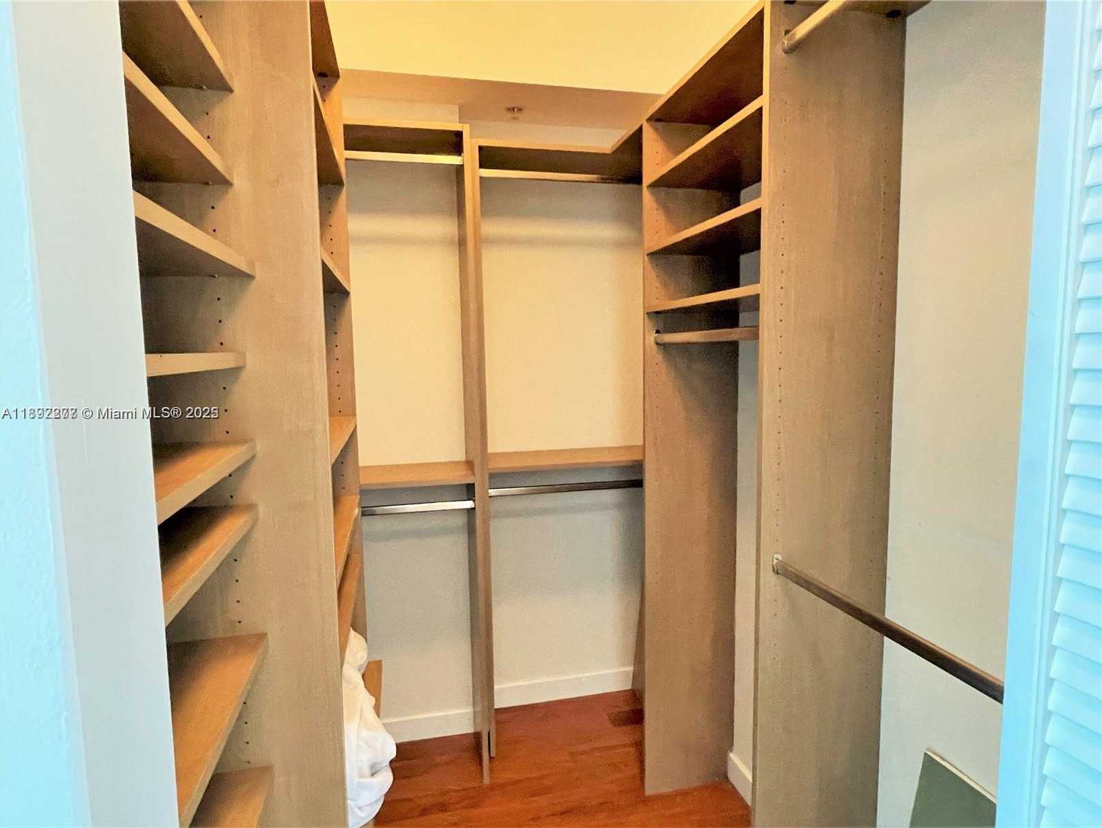 Small Image of 325 SOUTH BISCAYNE BLVD #2619, Miami Number 17