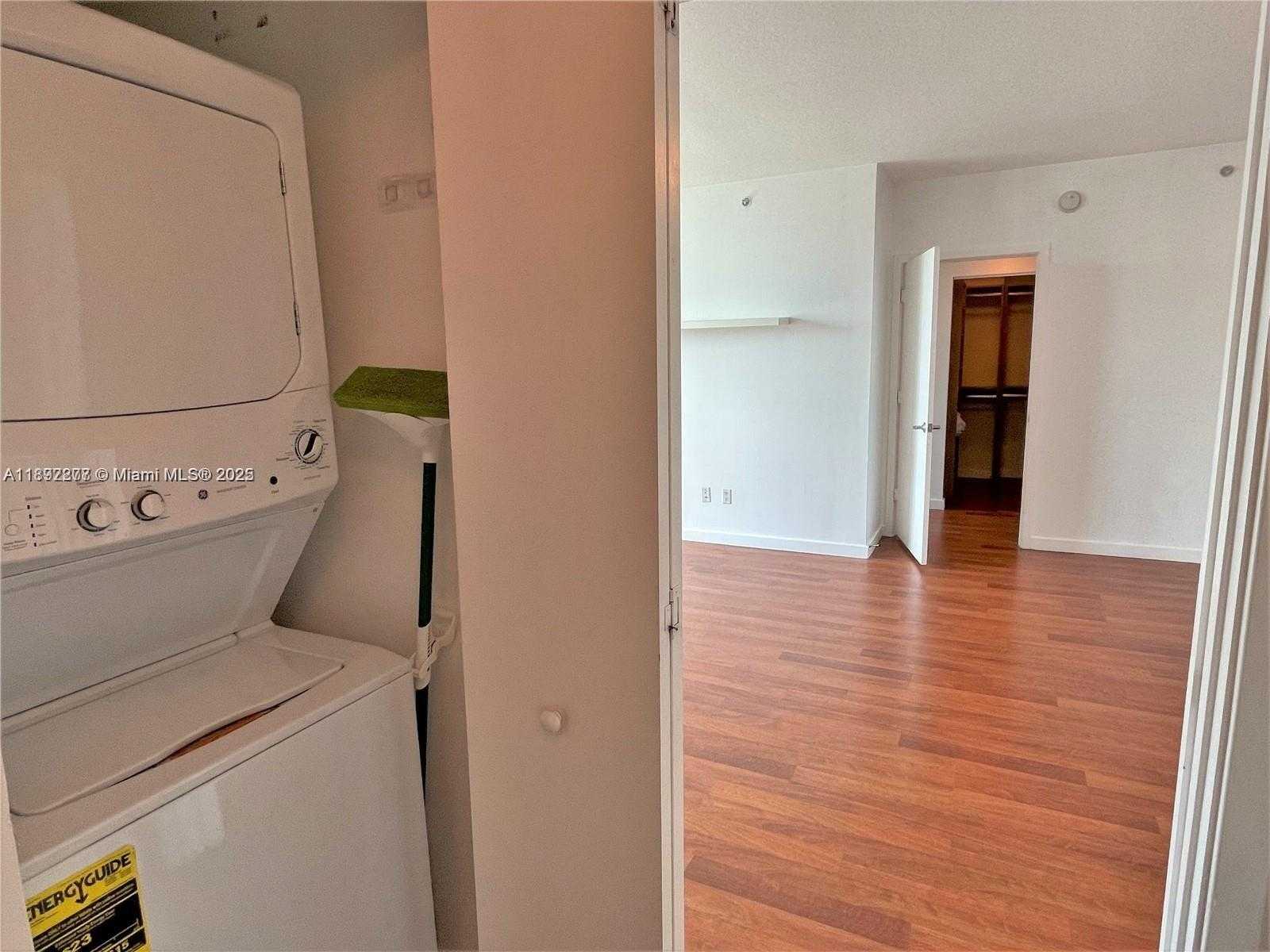 Small Image of 325 SOUTH BISCAYNE BLVD #2619, Miami Number 19