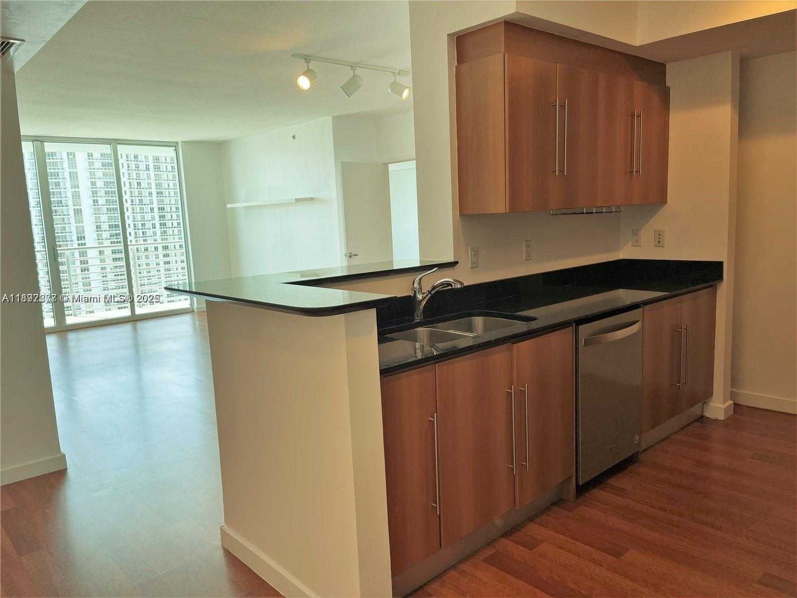 Small Image of 325 SOUTH BISCAYNE BLVD #2619, Miami Number 4