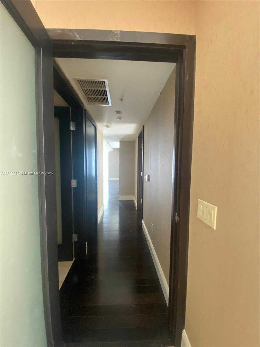 Small Image of 185 SOUTH WEST 7 ST #2312, Miami Number 13