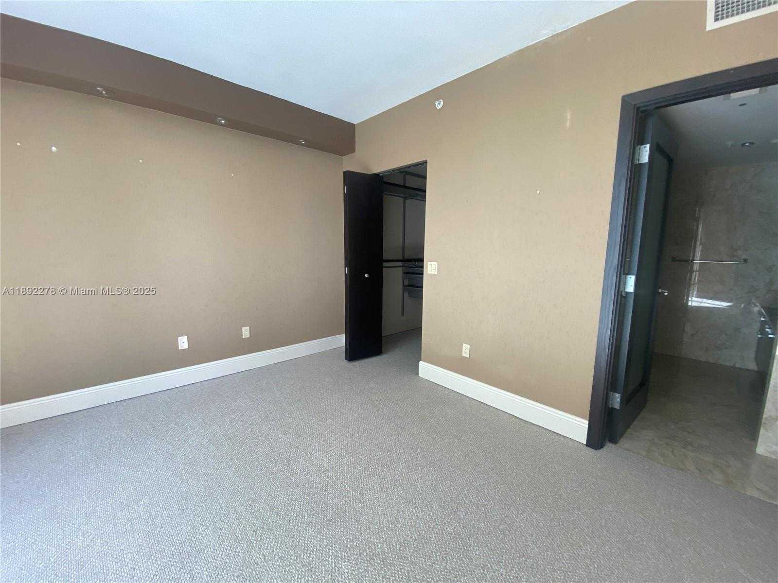 Small Image of 185 SOUTH WEST 7 ST #2312, Miami Number 16
