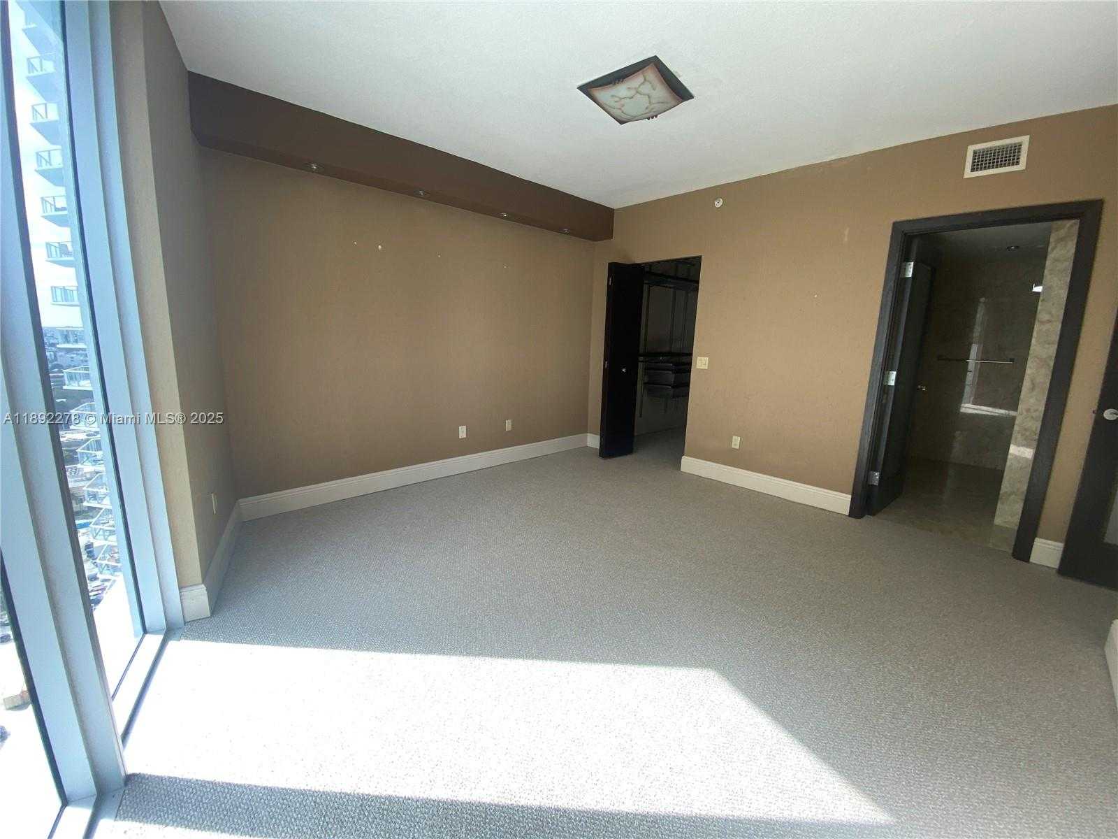Small Image of 185 SOUTH WEST 7 ST #2312, Miami Number 17