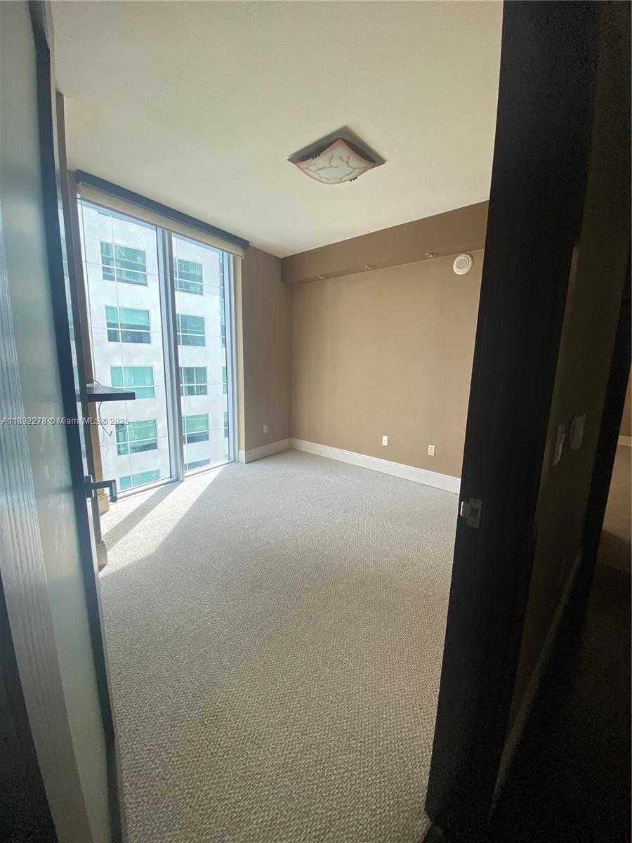 Small Image of 185 SOUTH WEST 7 ST #2312, Miami Number 19