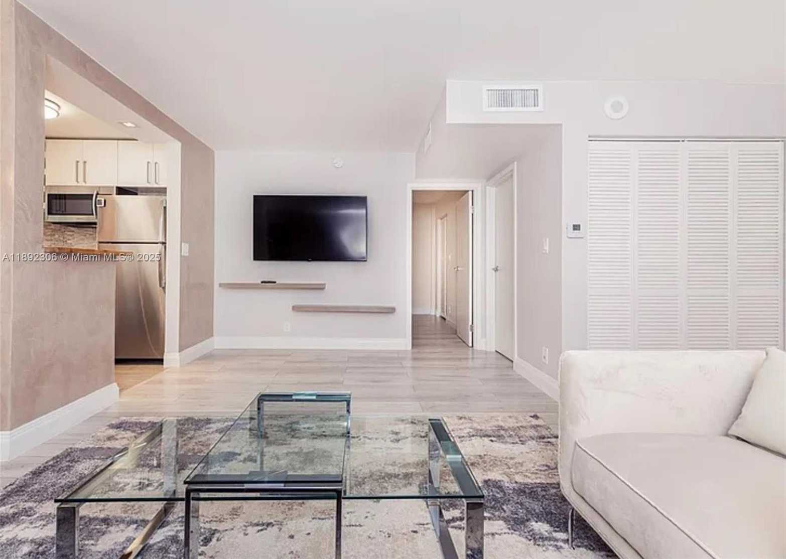 Small Image of 16919 NORTH BAY RD #605, Sunny Isles Beach Number 5