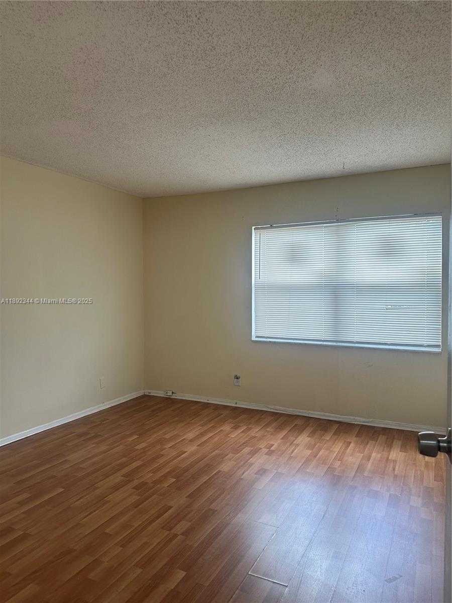 Small Image of 18101 NORTH WEST 68TH AVE #B201, Hialeah Number 11
