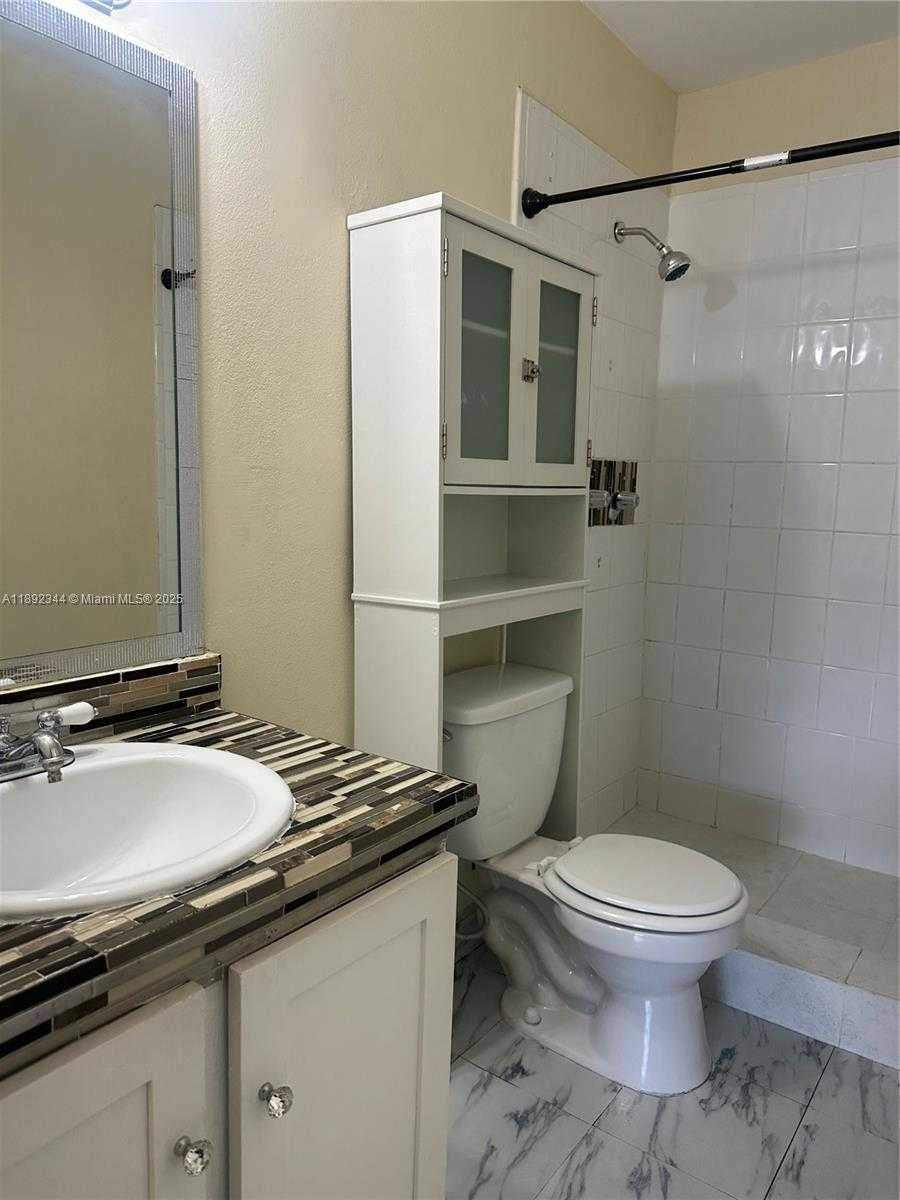 Small Image of 18101 NORTH WEST 68TH AVE #B201, Hialeah Number 13