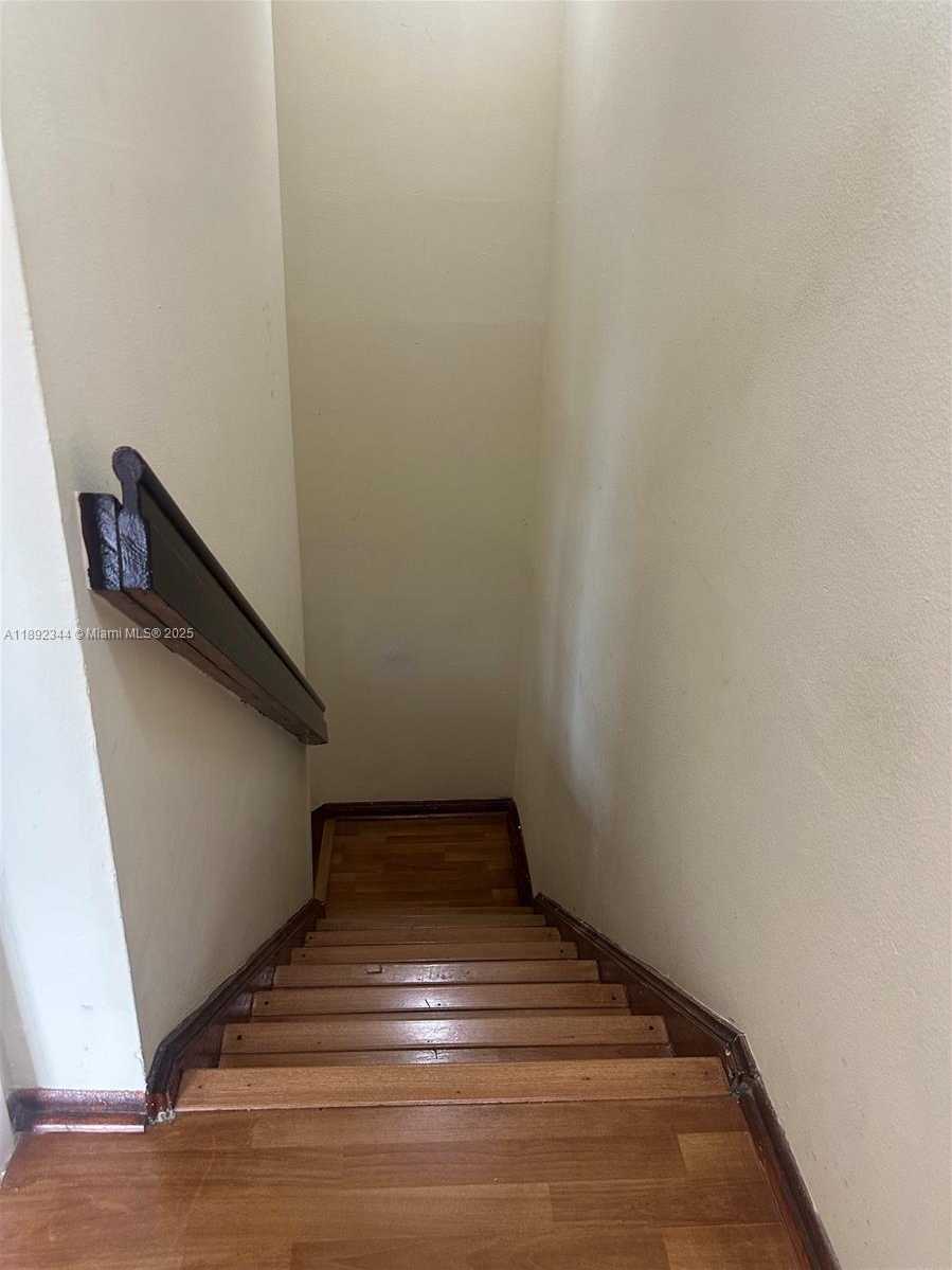 Small Image of 18101 NORTH WEST 68TH AVE #B201, Hialeah Number 19