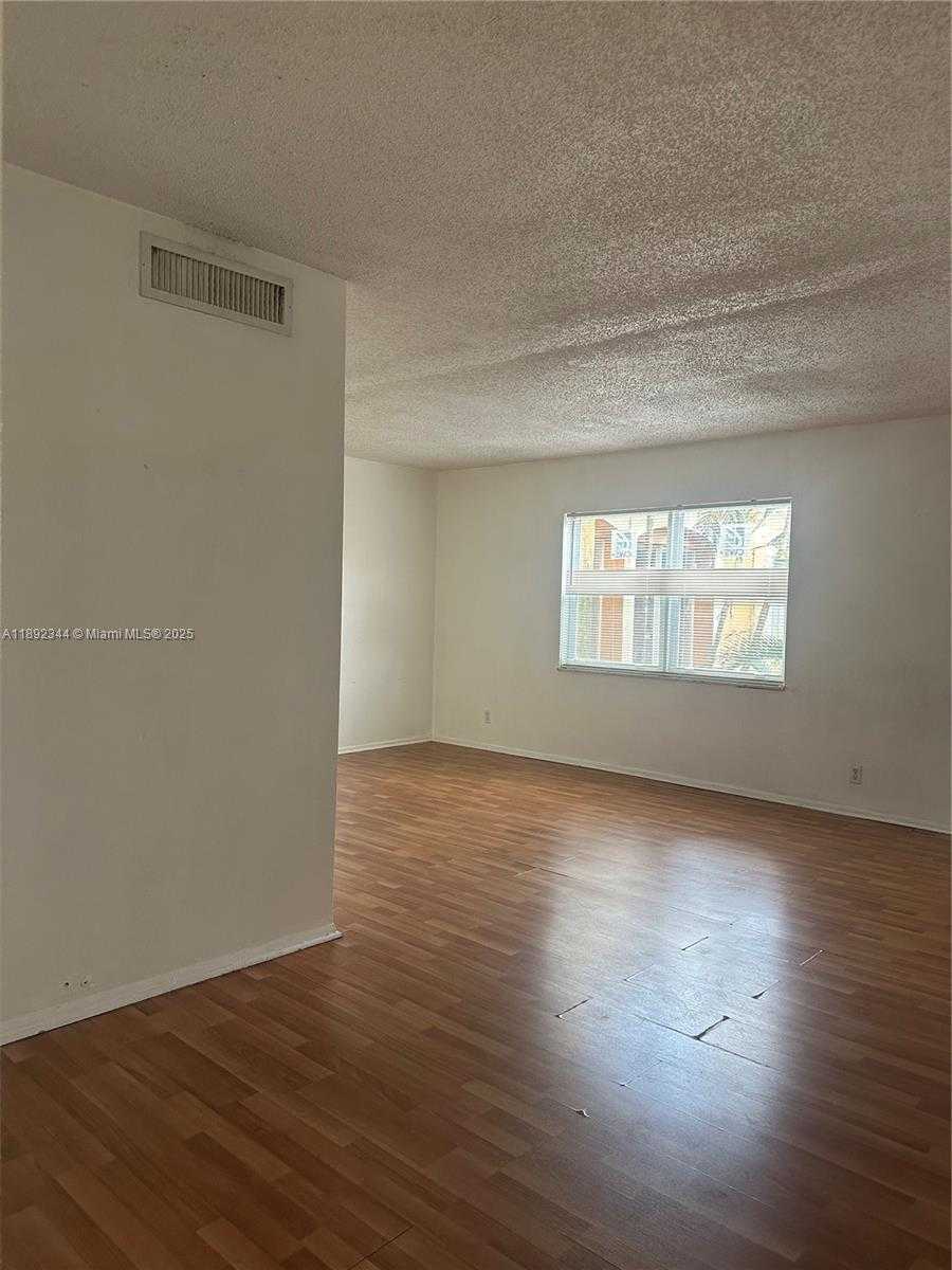 Small Image of 18101 NORTH WEST 68TH AVE #B201, Hialeah Number 5
