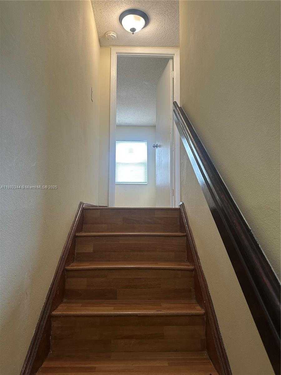 Small Image of 18101 NORTH WEST 68TH AVE #B201, Hialeah Number 9