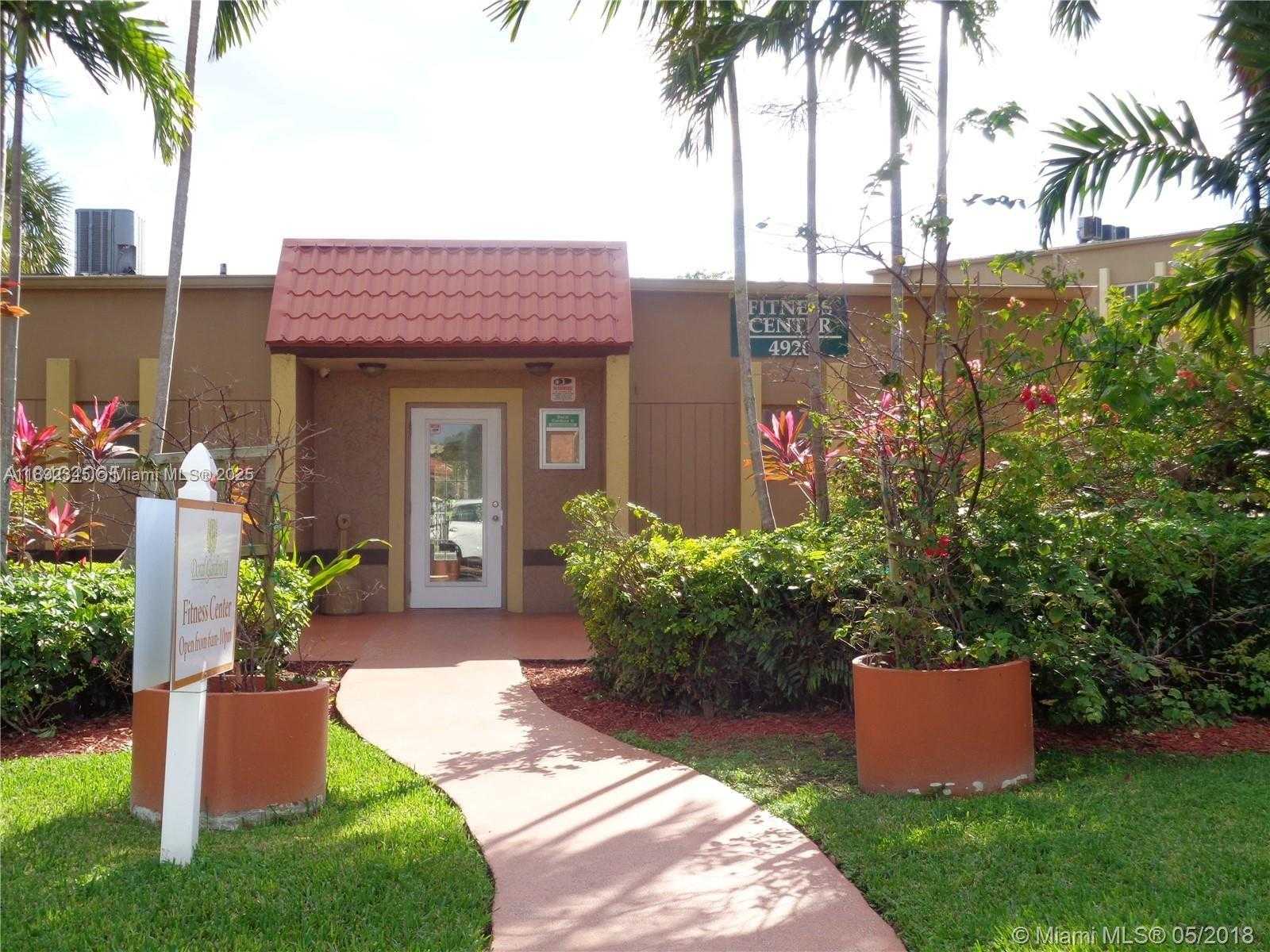 Small Image of 5201 GENEVA WAY #202, Doral Number 12