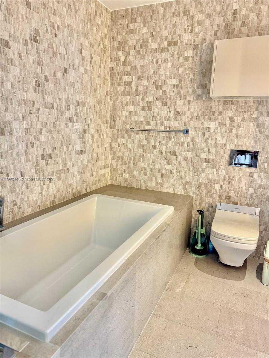 Small Image of 68 SOUTH EAST 6TH ST #1501, Miami Number 18