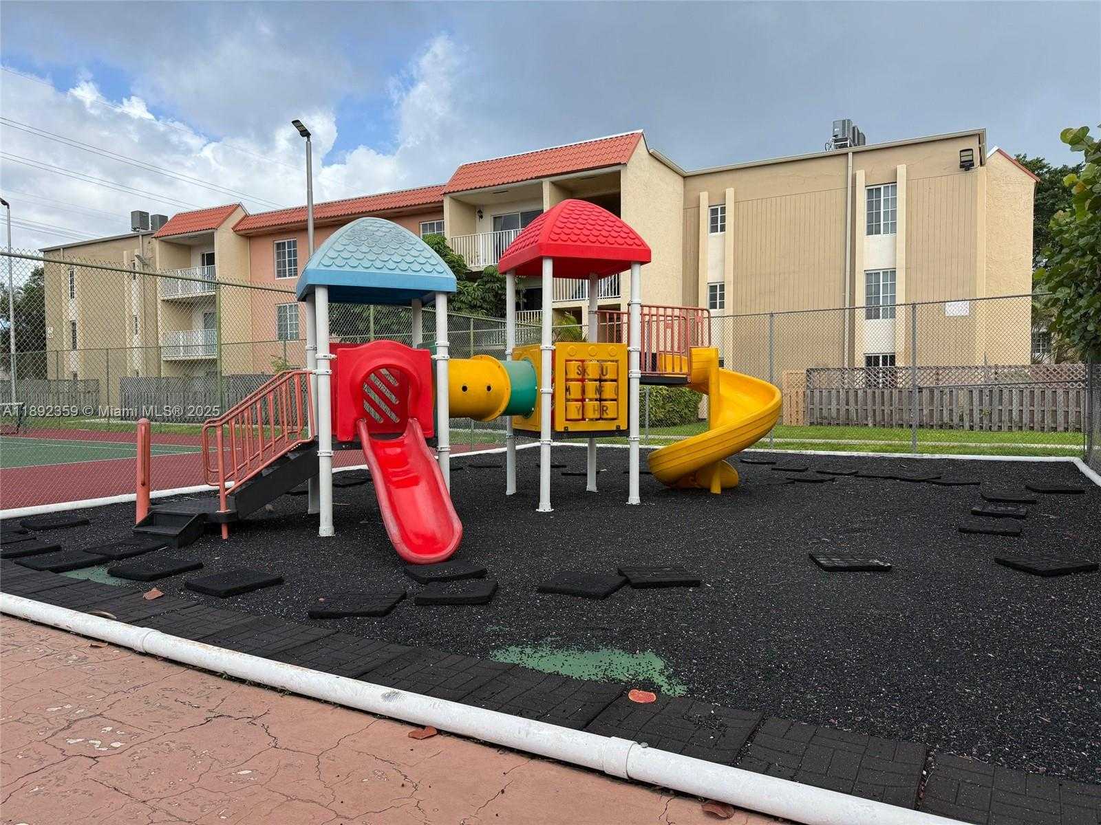 Small Image of 5112 NORTH WEST 79TH AVE #303, Doral Number 11