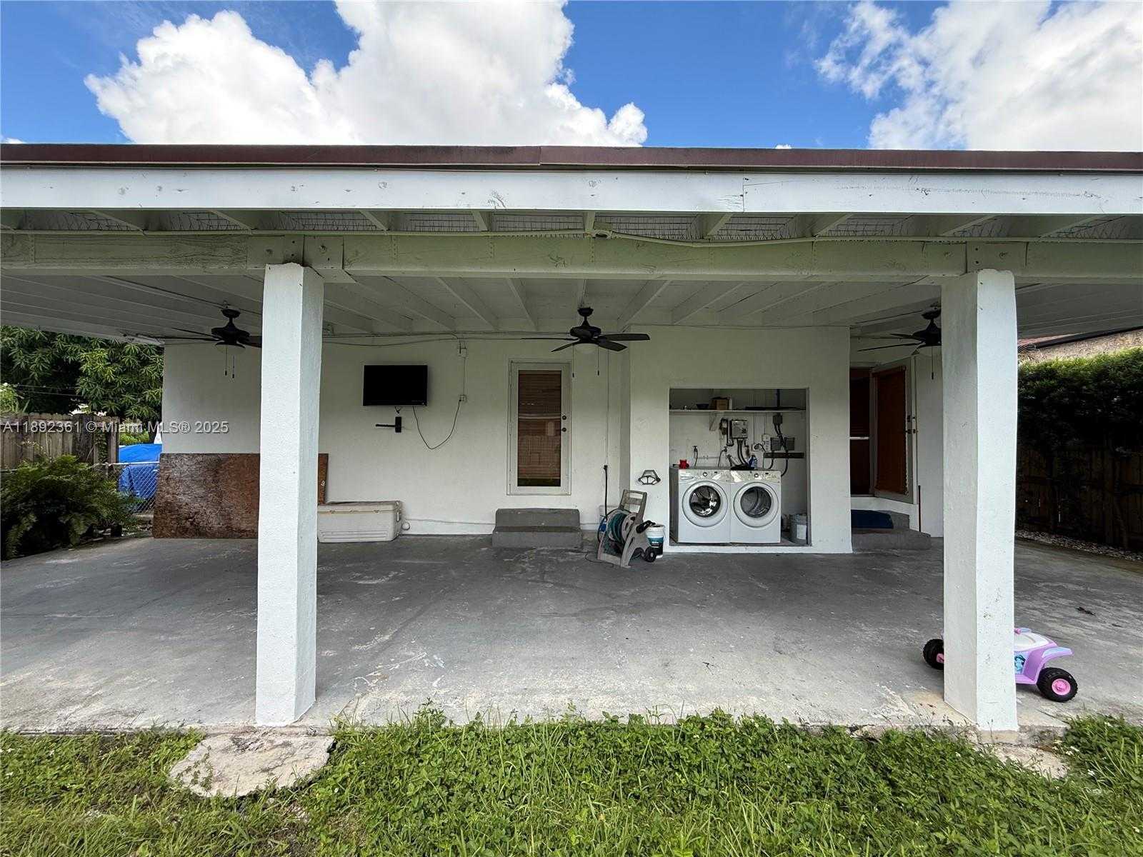 Small Image of 3630 SOUTH WEST 14TH ST, Miami Number 16