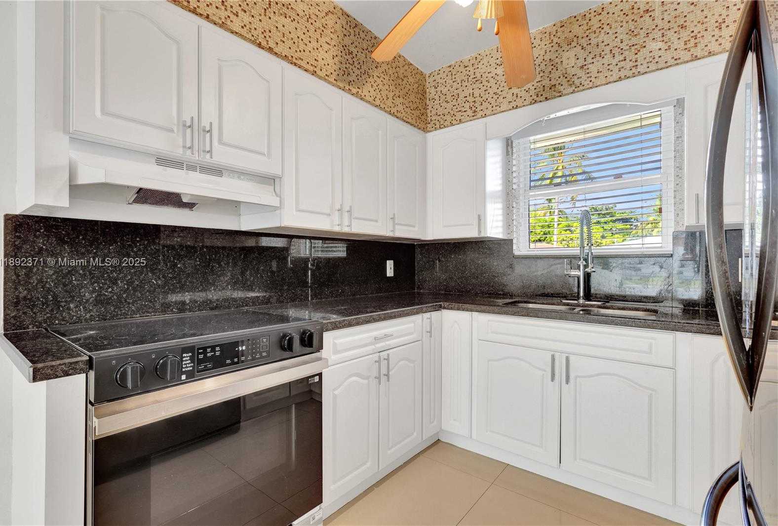 Small Image of 1468 NORTH EAST 118TH ST, Miami Number 10