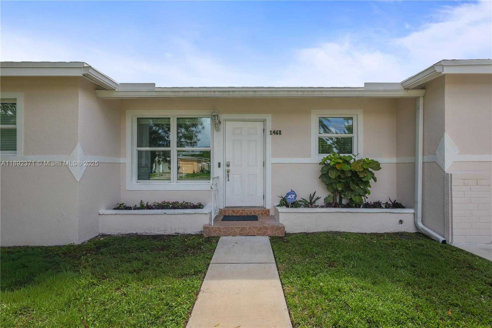 Small Image of 1468 NORTH EAST 118TH ST, Miami Number 2