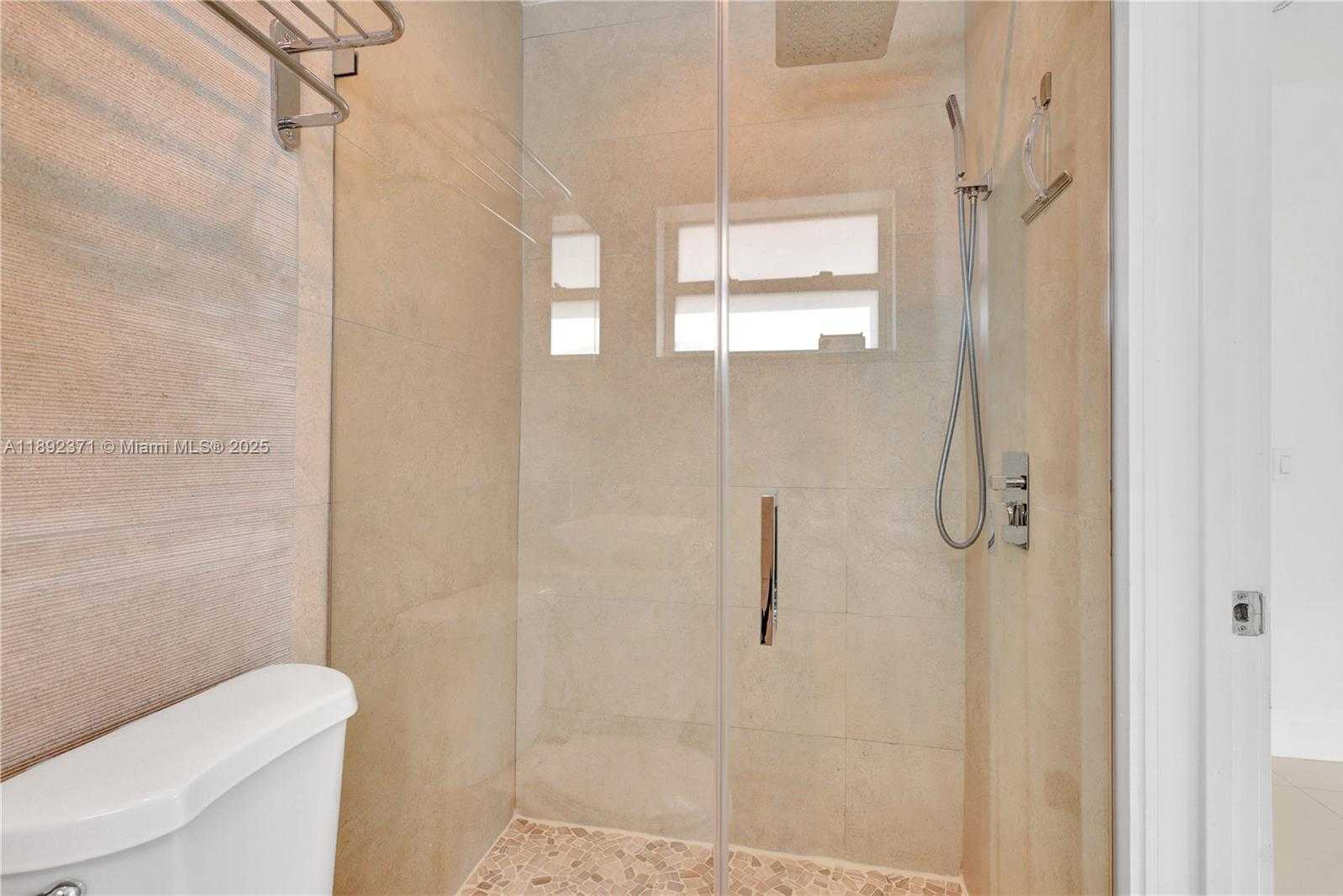 Small Image of 1468 NORTH EAST 118TH ST, Miami Number 21