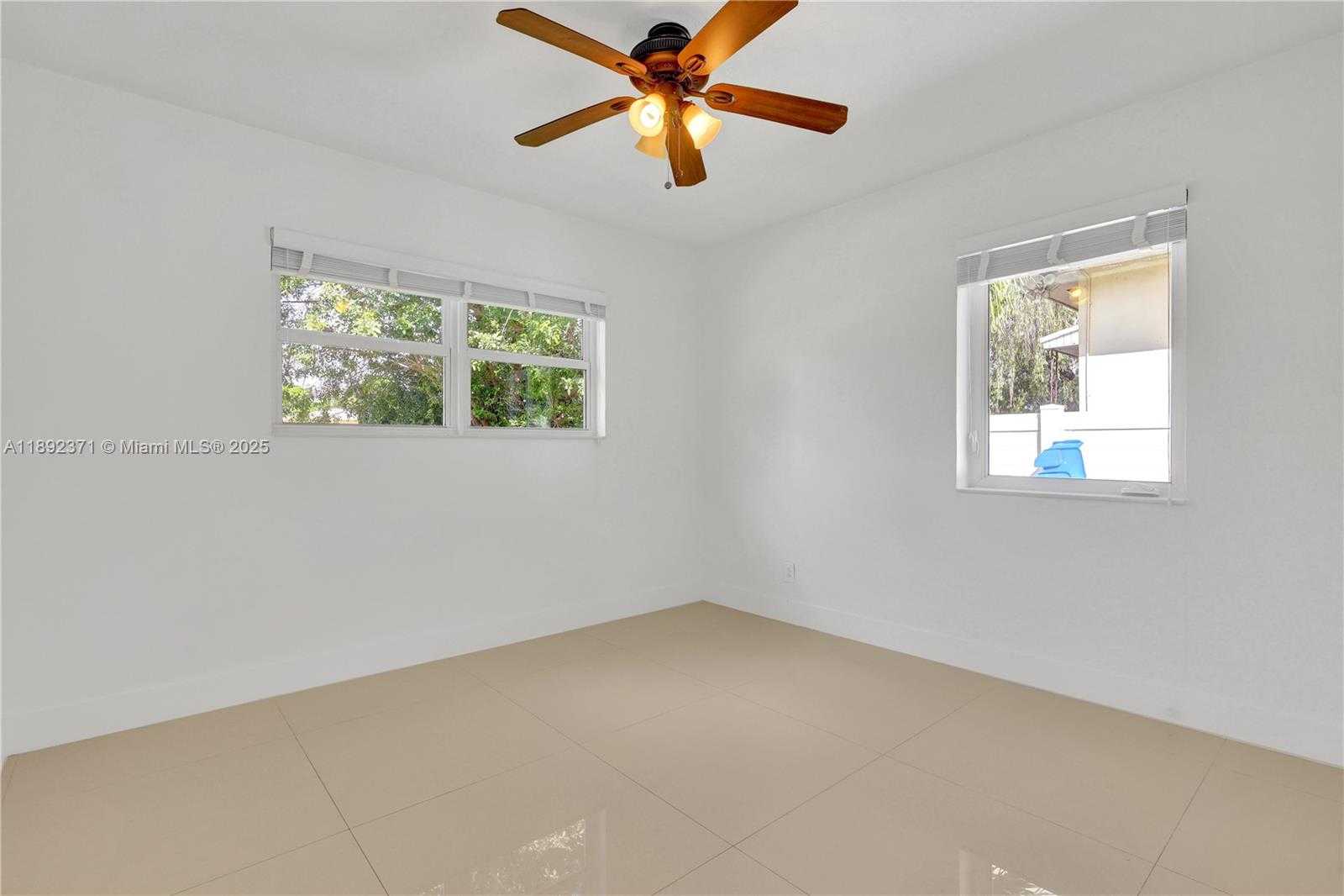 Small Image of 1468 NORTH EAST 118TH ST, Miami Number 24
