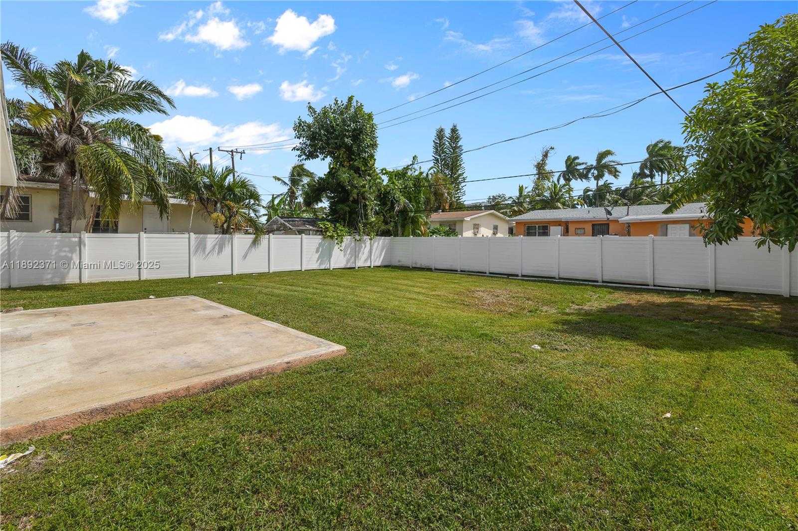 Small Image of 1468 NORTH EAST 118TH ST, Miami Number 27