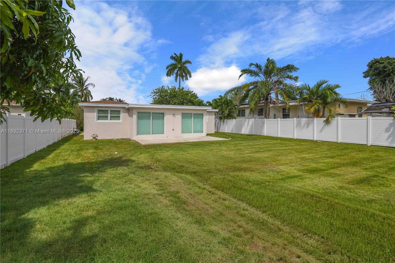 Small Image of 1468 NORTH EAST 118TH ST, Miami Number 28