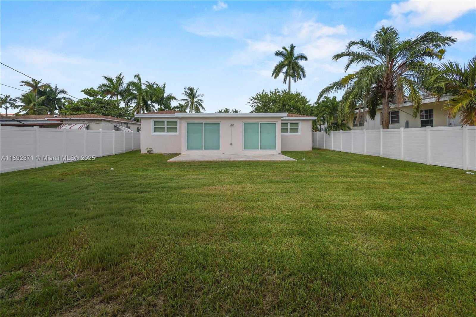 Small Image of 1468 NORTH EAST 118TH ST, Miami Number 29