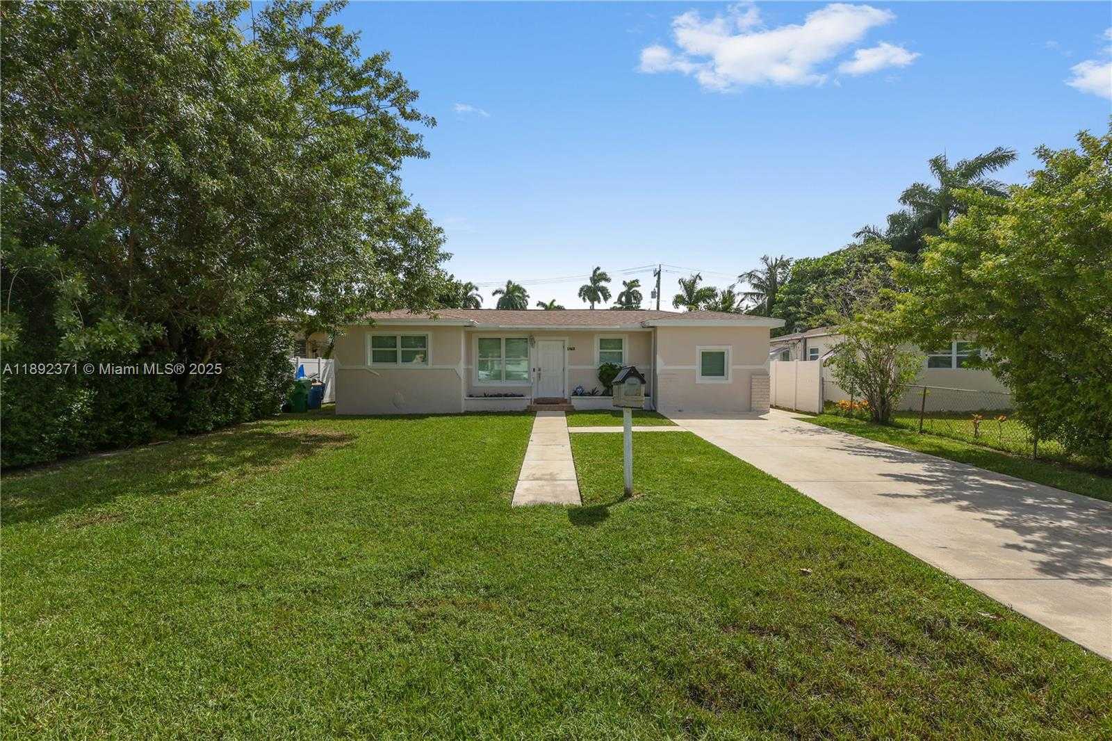 Small Image of 1468 NORTH EAST 118TH ST, Miami Number 30