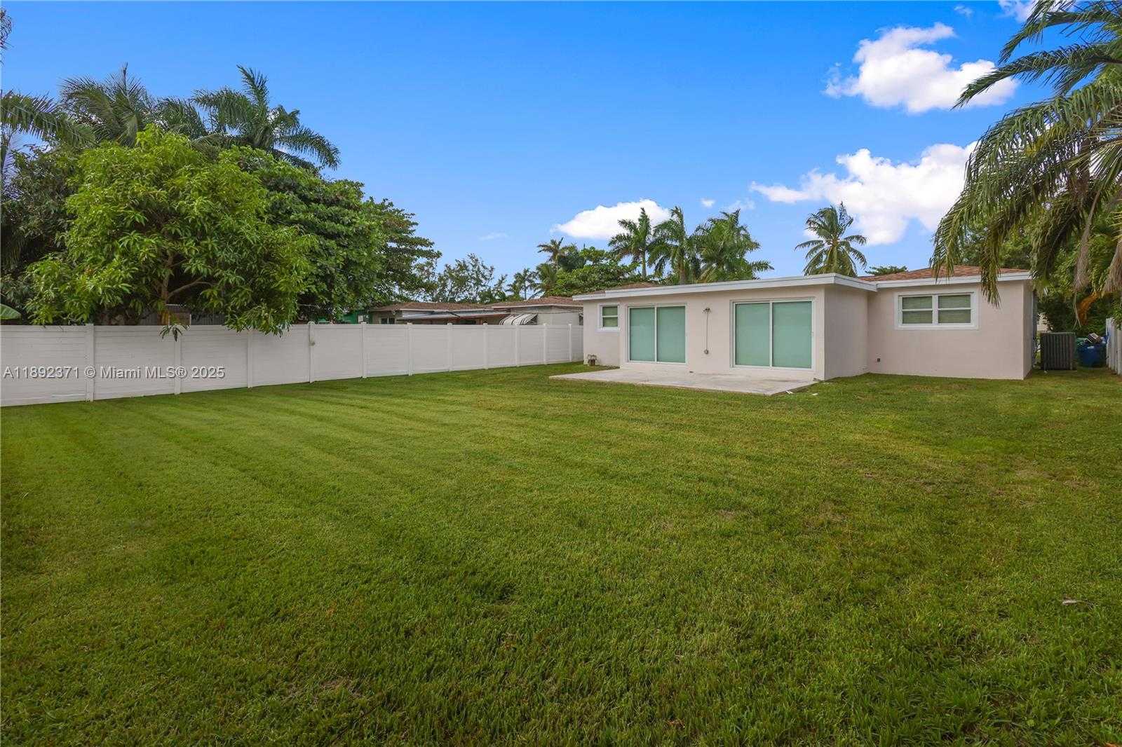 Small Image of 1468 NORTH EAST 118TH ST, Miami Number 32