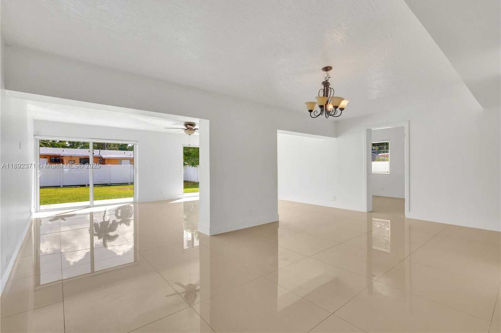 Small Image of 1468 NORTH EAST 118TH ST, Miami Number 4