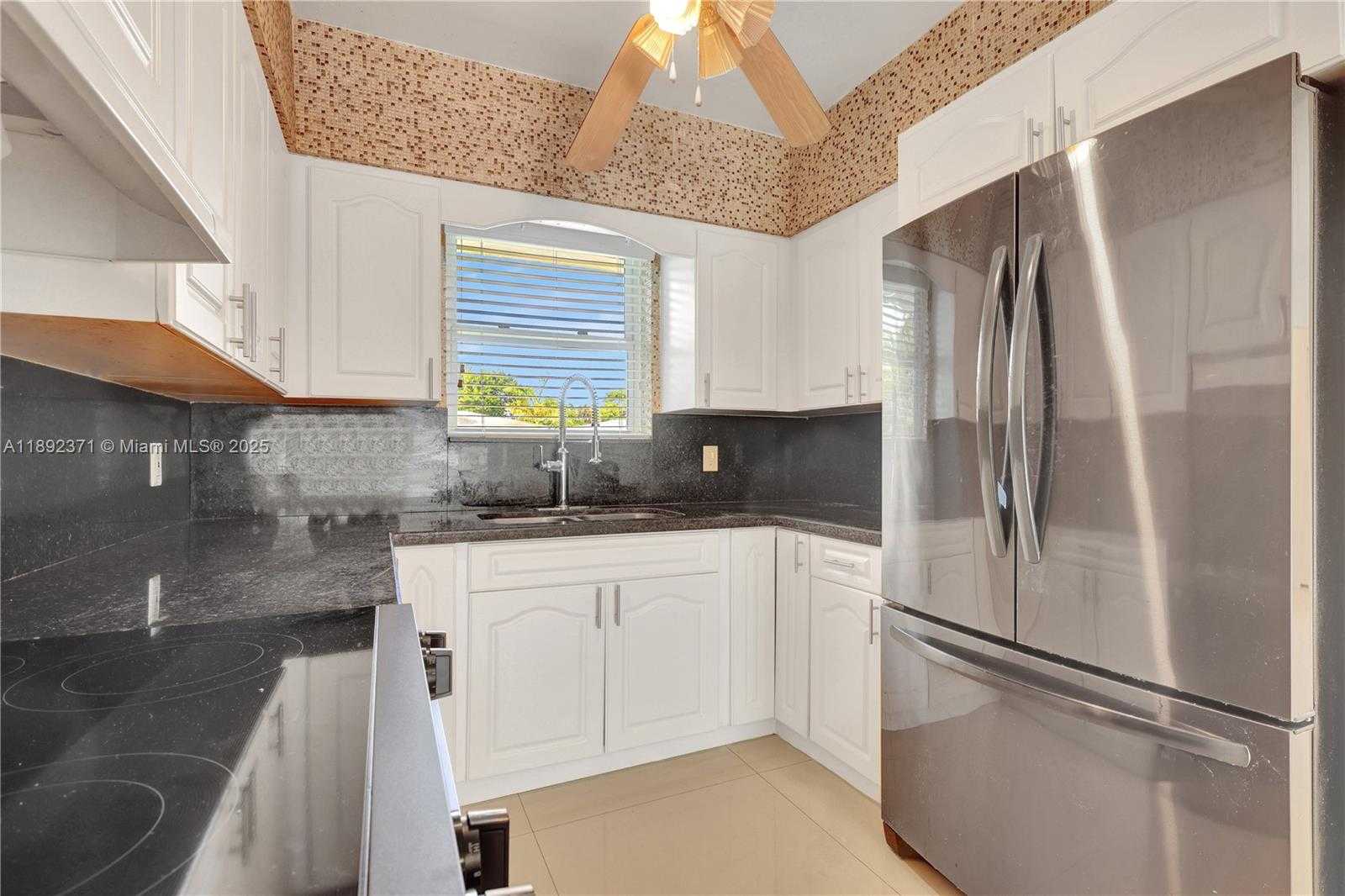 Small Image of 1468 NORTH EAST 118TH ST, Miami Number 9