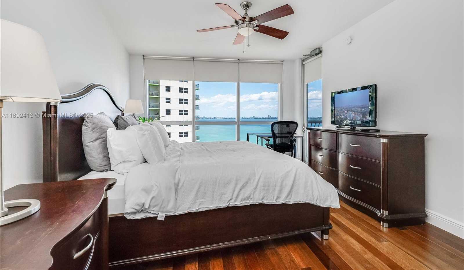 Small Image of 1750 NORTH N BAYSHORE DR #3001, Miami Number 13