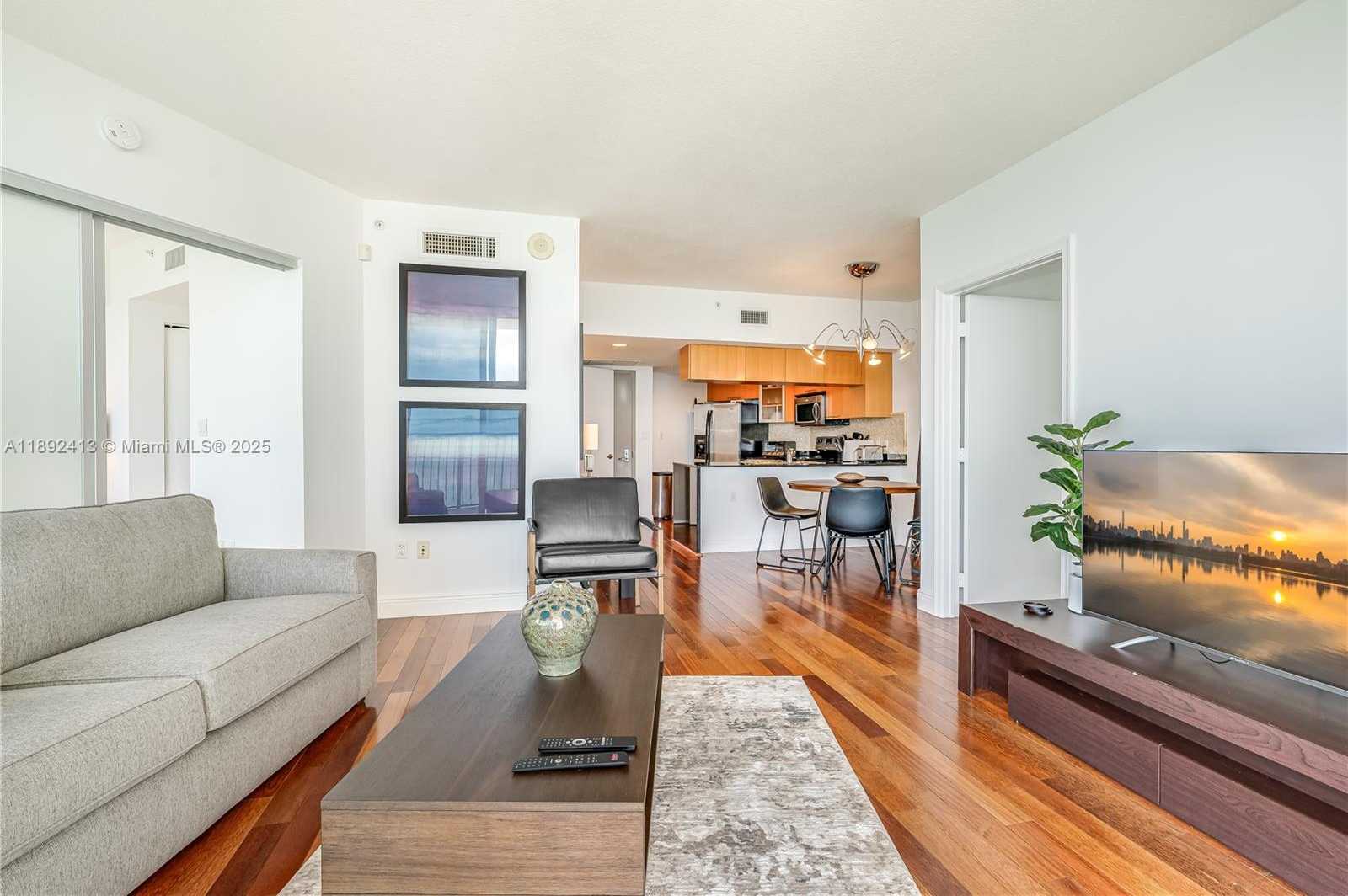 Small Image of 1750 NORTH N BAYSHORE DR #3001, Miami Number 7