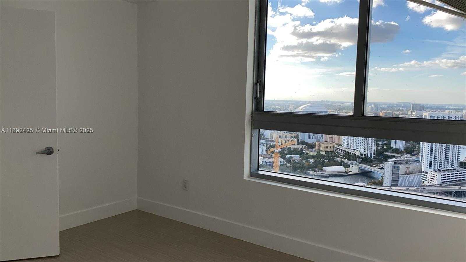 Small Image of 90 SOUTH WEST 3RD ST #3907, Miami Number 1