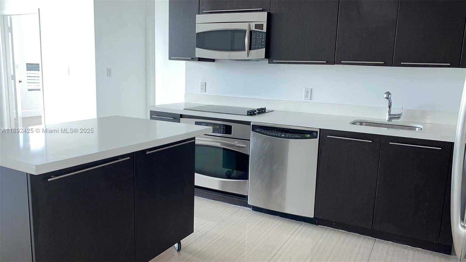 Small Image of 90 SOUTH WEST 3RD ST #3907, Miami Number 25