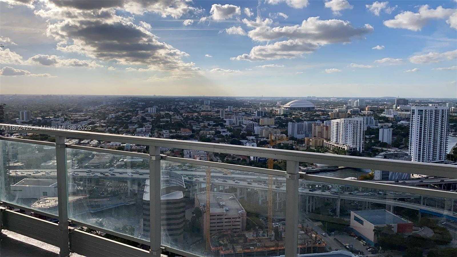 Small Image of 90 SOUTH WEST 3RD ST #3907, Miami Number 3