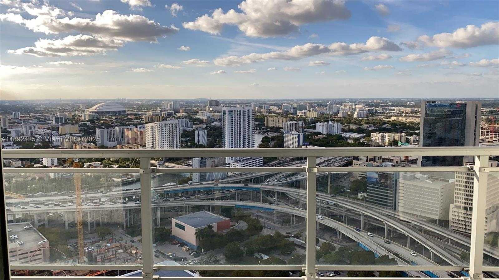 Small Image of 90 SOUTH WEST 3RD ST #3907, Miami Number 5