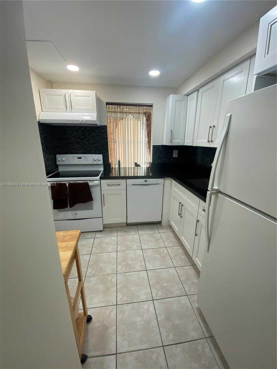 Small Image of 17620 ATLANTIC BLVD #217, Sunny Isles Beach Number 18