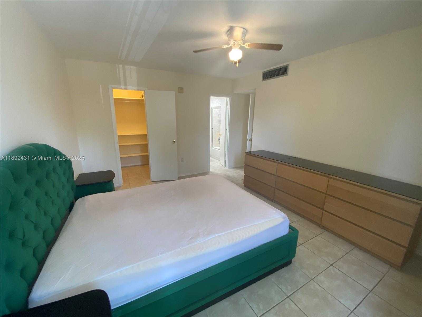 Small Image of 17620 ATLANTIC BLVD #217, Sunny Isles Beach Number 21
