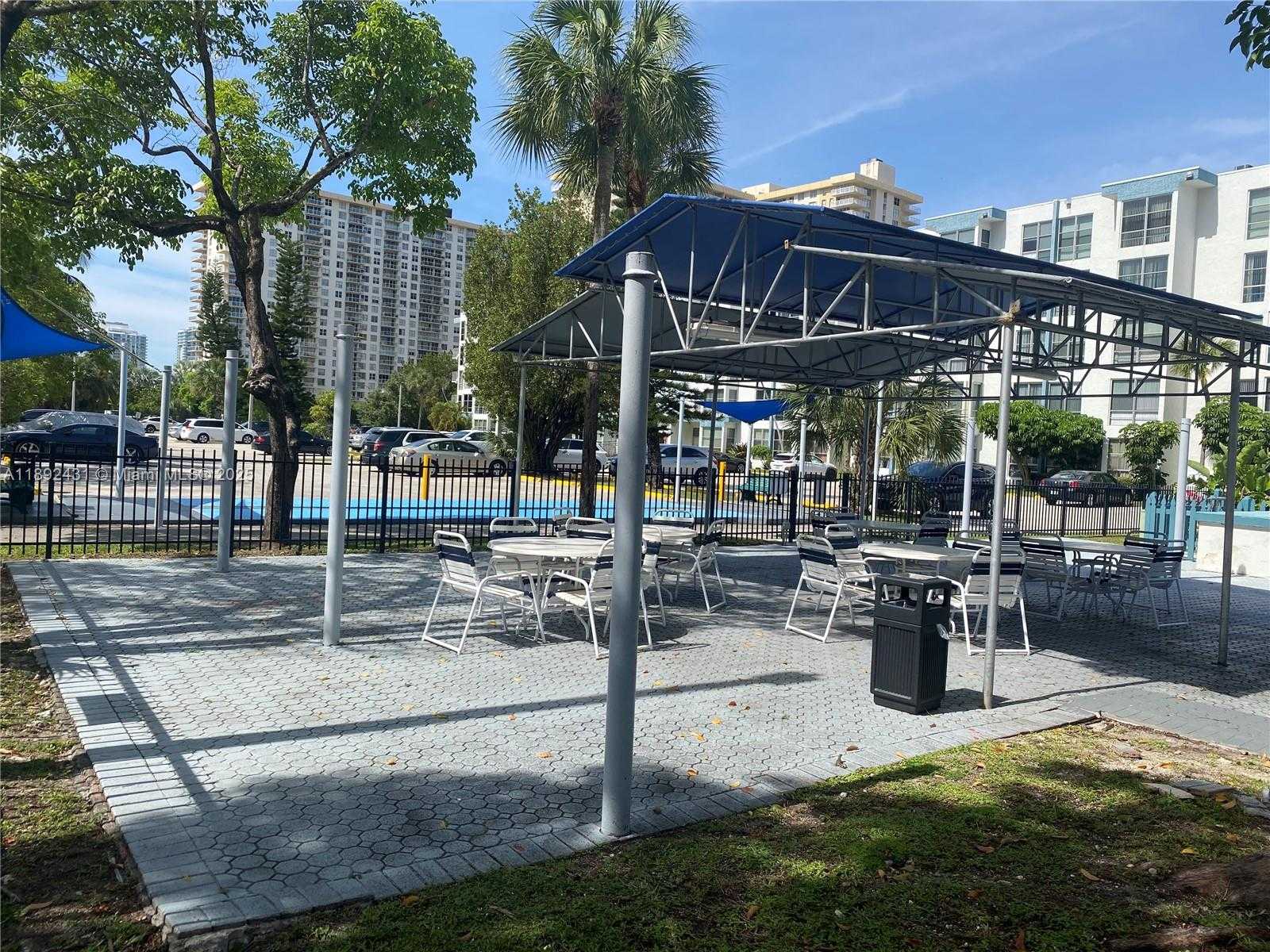 Small Image of 17620 ATLANTIC BLVD #217, Sunny Isles Beach Number 9