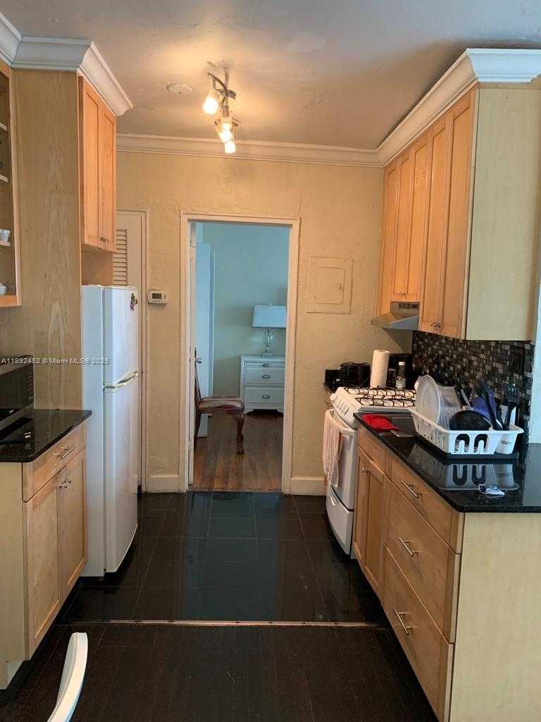 Small Image of 1555 PENNSYLVANIA AVE #103, Miami Beach Number 6