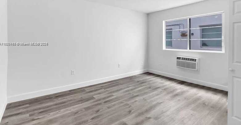 Small Image of 7930 TATUM WATERWAY DR #S3, Miami Beach Number 11