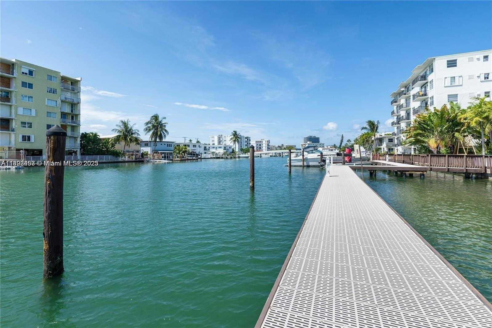 Small Image of 7930 TATUM WATERWAY DR #S3, Miami Beach Number 2