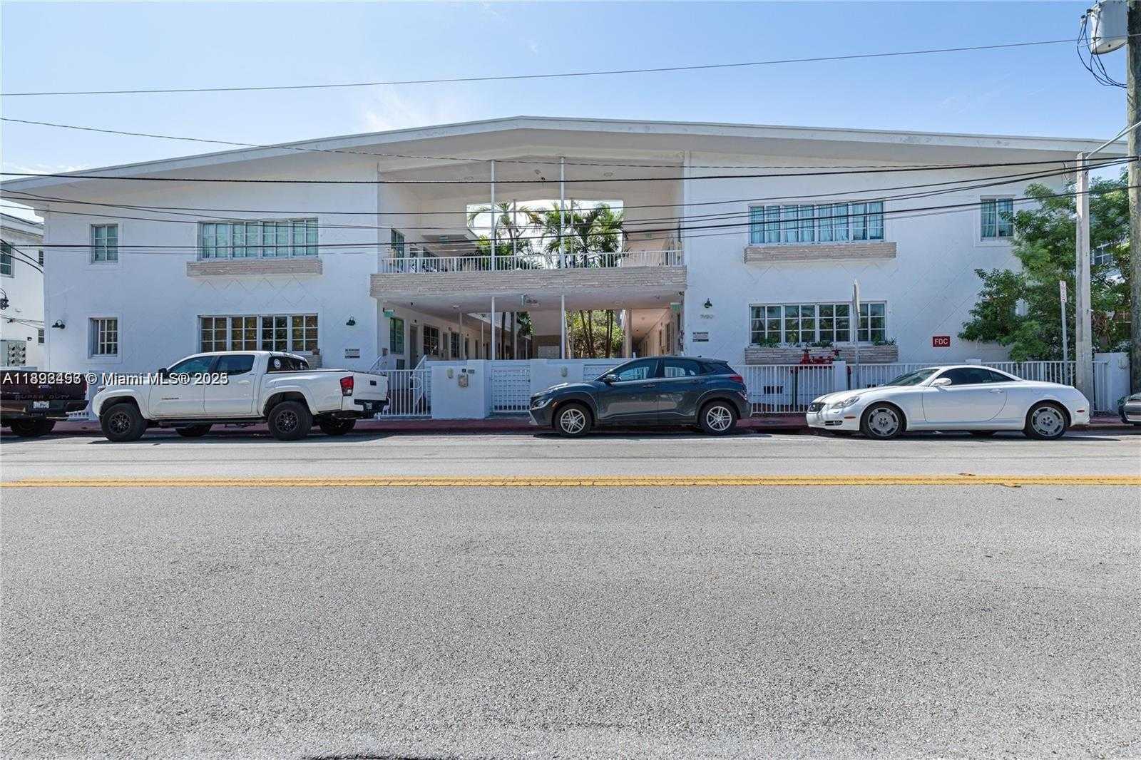 Small Image of 7930 TATUM WATERWAY DR #S3, Miami Beach Number 7